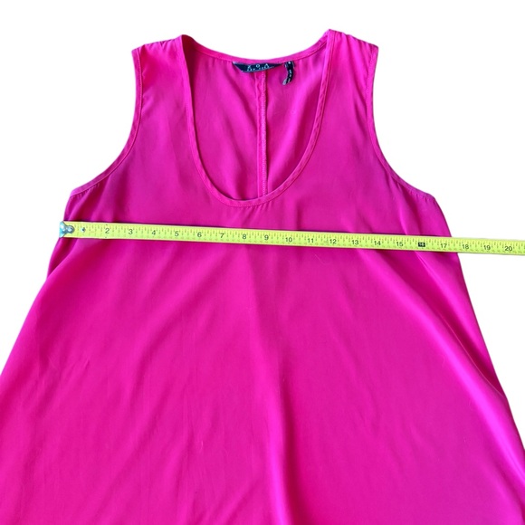 Chic Fuchsia Sleeveless Top - Picture 5 of 6